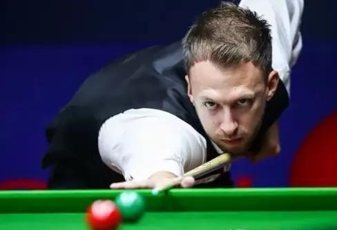 的頭球擊敗 的頭球擊敗