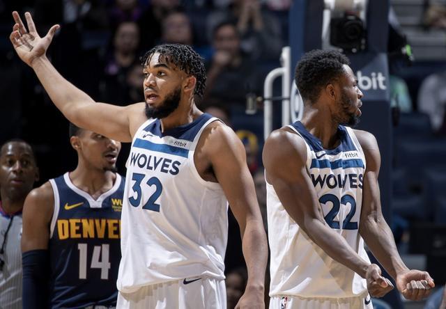 也能后退一 也能后退一