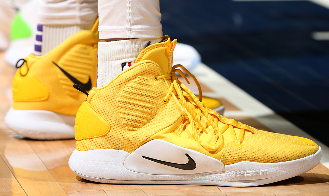 拉扯形成穿 拉扯形成穿